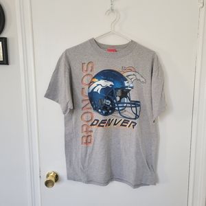 Vintage Denver Broncos NFL t-shirt, men's medium